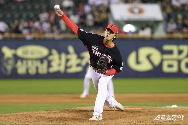 KIA 홍원빈은 3일 잠실 두산전에서 데뷔 7년 만에 생애 첫 1군 등판에 나섰다. 최고 154㎞ 강속구를 던져 눈길을 끌었다. 사진제공｜KIA 타이거즈