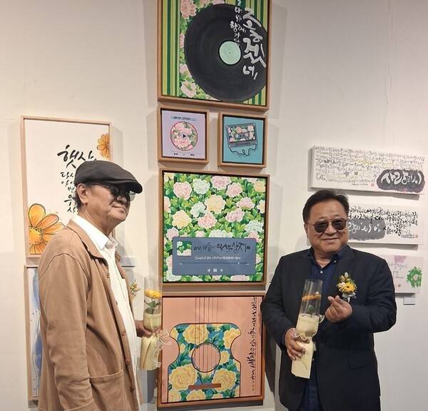 ▲ 포크듀오 해바라기의 이주호(오른쪽)와 이광준. 제공|해바라기뮤직