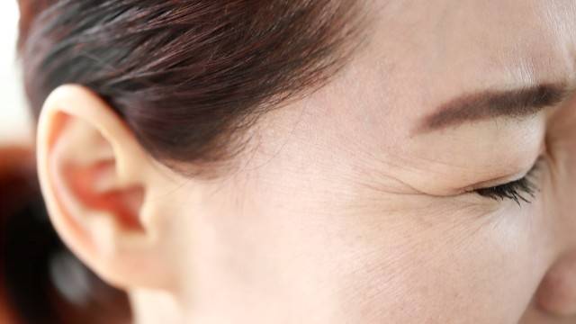 눈 밑 떨림은 마그네슘 부족의 대표 증상이다|출처: 클립아트코리아