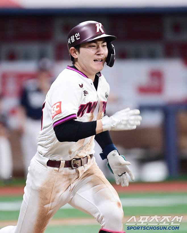 1일 고척돔에서 열린 KBO리그 키움과 두산의 경기. 7회 내야 안타를 날린 키움 송지후. 고척=송정헌 기자songs@sportschosun.com/2025.06.01/