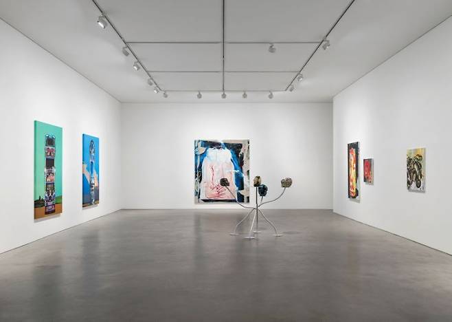 그룹전 'Next Painting: As We Are' 설치전경. 국제갤러리