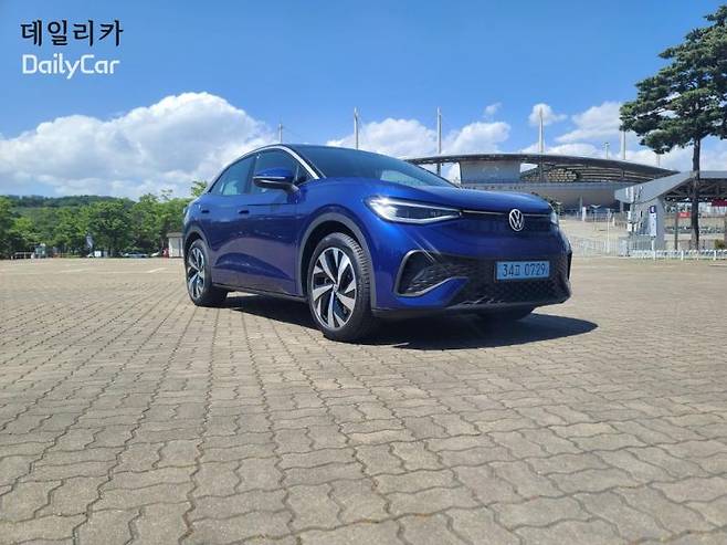 폭스바겐 쿠페형 전기 SUV ID.5