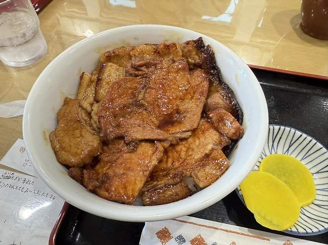 0490f719b58460f120b5c6b236ef203ec41dcb1ccd7979cd