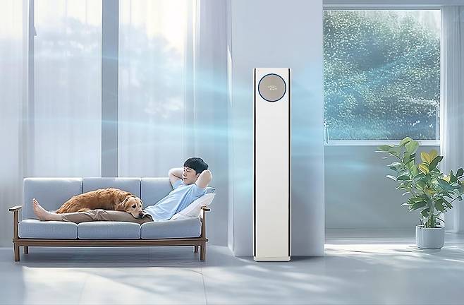 LG전자는 올해 출시 제품들에 AI 음성인식 기능을 강화했다. 일상적인 언어 표현을 알아듣고 온도와 풍량을 조절한다. LG전자 제공