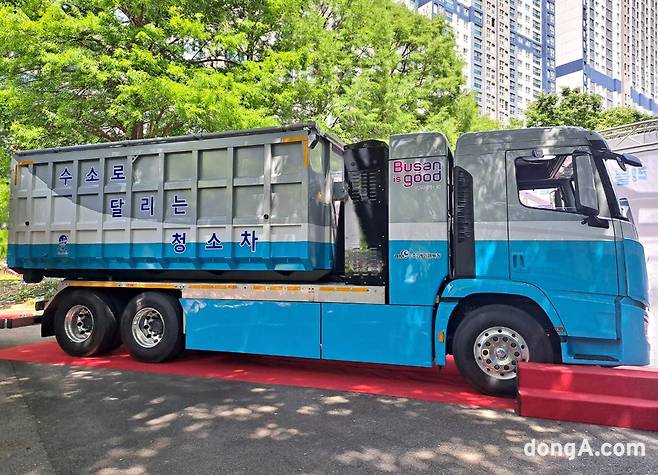 현대차 엑시언트 기반 수소청소차 특장 모델