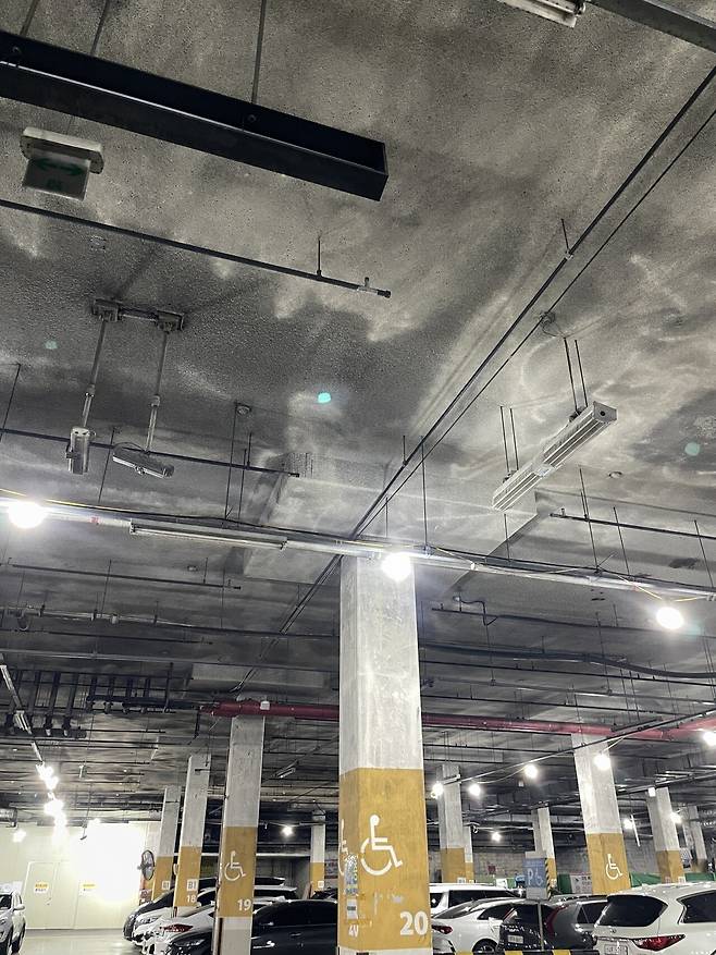 IMG_6445.jpeg 3월 말 화재 사고 났던 흥덕 IT밸리 실시간 사진 ㄷㄷㄷㄷ