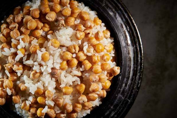 병아리콩은 콜레스테롤 개선 효과를, 검은콩은 염증 감소 효과를 보였다는 연구 결과가 나왔다./사진=게티이미지뱅크