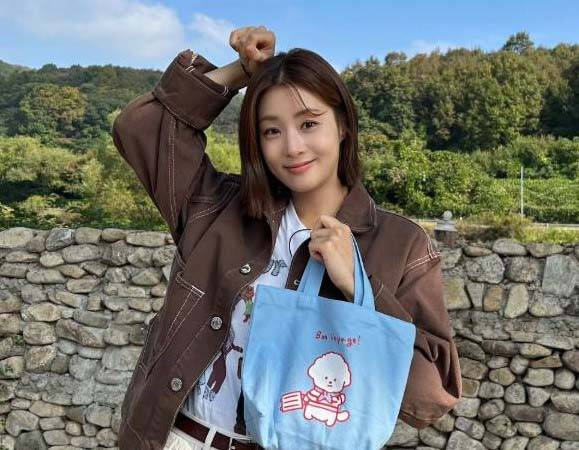 배우 강소라(35)가 반려견 때문에 비혼주의자였던 과거를 고백했다./사진=강소라 인스타그램 캡처