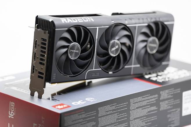 50만 원대에 16GB 메모리, QHD 게이밍, 실시간 광선 추적까지 누릴 수 있는 선택지다 / 출처=IT동아