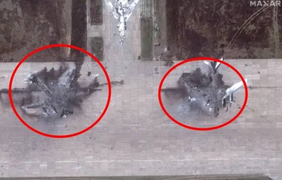 러시아 올레냐 공군기지에 서 있던 러시아군의 장거리 전략폭격기 투폴레프(Tu)-95MS가 뼈대만 남은 상태로 훼손된 모습. 막사 테크놀로지 제공