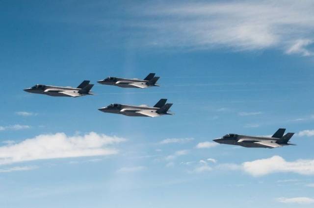 F-35A가 편대 비행하는 모습. 사진 제공=공군