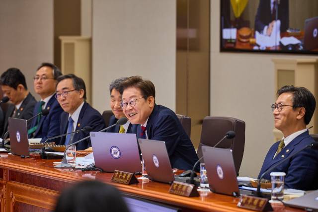 이재명 대통령이 5일 서울 용산 대통령실 청사에서 열린 국무회의에서 발언하고 있다. 연합뉴스