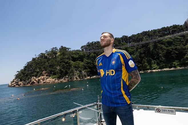 울산 HD로 이적한 폴란드 출신 장신 센터백 밀로시 트로야크. /사진=울산 HD 제공