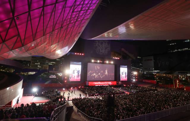 지난해 10월 부산 해운대구 영화의전당에서 열린 제29회 부산국제영화제(BIFF) 개막식. 정대현 기자 jhyun@