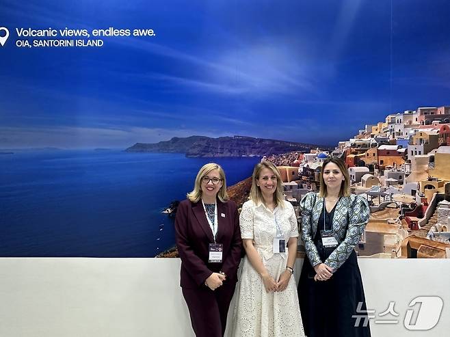 조지아 노미쿠 산토리니 시의회 의장이자 관광위원회 위원장(왼쪽), 폴리티미 브라하티 그리스 정부관광청 차장 ⓒ News1 윤슬빈 기자