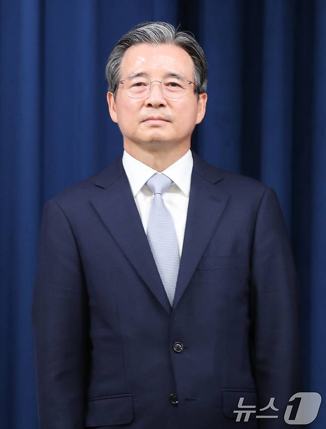 대통령실 정책실장으로 임명된 김용범 전 기획재정부 1차관이 6일 서울 용산구 대통령실 청사에서 열린 수석비서관 인선 발표에 참석해 있다. 2025.6.6/뉴스1 ⓒ News1 허경 기자