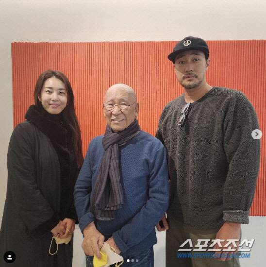 조은정, 박서보 화백, 소지섭(왼쪽부터)