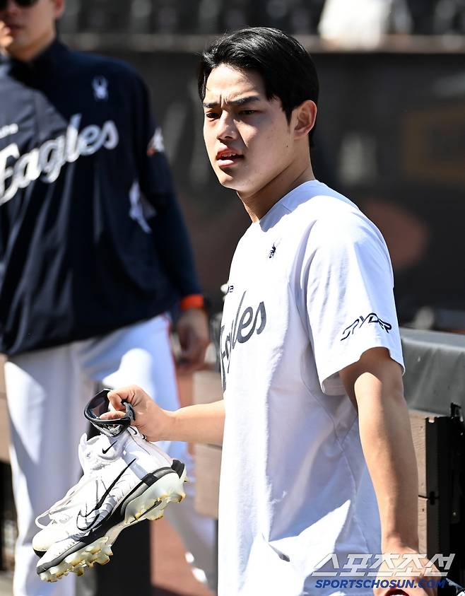 4일 대전 한화생명볼파크에서 열린 KT와 한화의 경기, 한화 문동주가 훈련을 마치고 더그아웃으로 향하고 있다. 대전=허상욱 기자wook@sportschosun.com/2025.06.04/