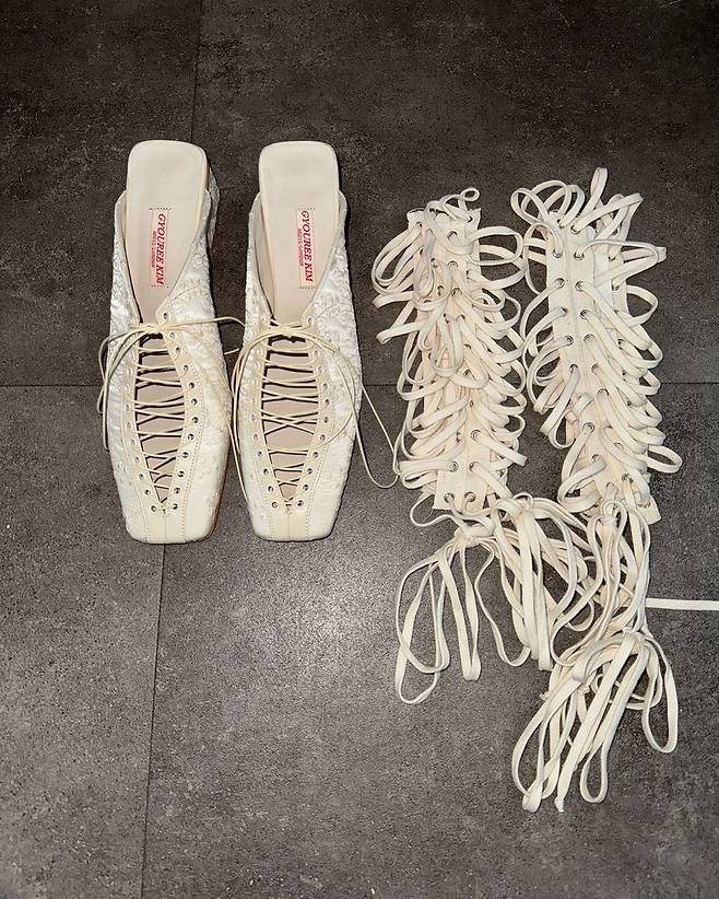 로맨틱하고 섬세한 디테일로 가득한 규리킴 컬렉션.