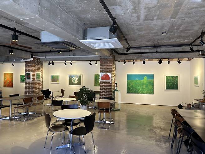 ▲ 갤러리 겸 카페 내부 모습