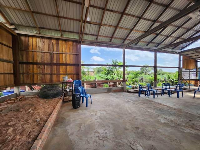 건축이 진행 중인 교회 내부 모습.