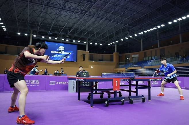 '2025 프로탁구리그 시리즈 1' 남자부 예선전이 6일 인천공항공사 스카이돔 실내체육관에서 열렸다. ⓒ한국프로탁구연맹