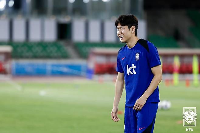 미소 짓는 이강인의 모습. /사진=대한축구협회 제공