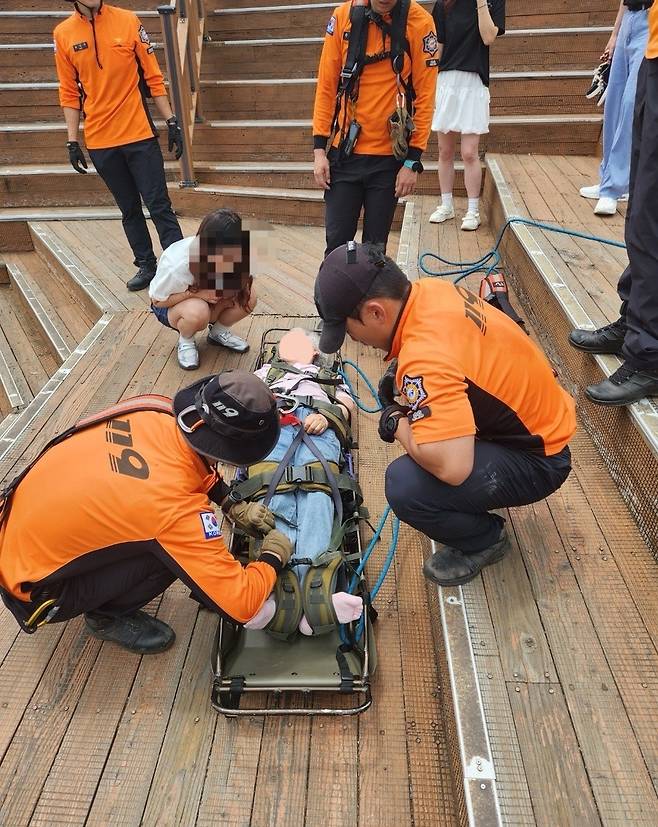 성산일출봉서 뇌경색 증상 보인 60대 헬기이송 준비 [제주도 소방안전본부 제공. 재판매 및 DB 금지]