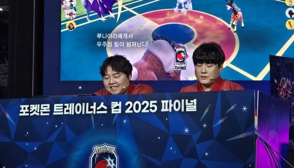 - 행사장의 재미를 북돋워준 김영일 캐스터