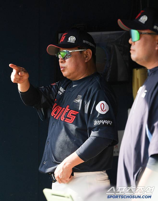 포수 출신 감독 눈에는 답답했던 경기.