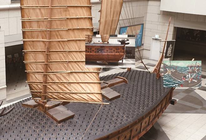 거북선이 특허를 받은 이유②,③ 앞서 배 일부나 전체를 덮은 동서양의 선박이 있었지만 거북선처럼 전체를 둥글게 덮는 시도는 누구도 하지 않았다, 거북선은 임진왜란의 중요한 전투에 출격해 실제로 싸울 수 있는 배임을 증명했다. 전쟁기념관 오픈 아카이브, 김평원 제공