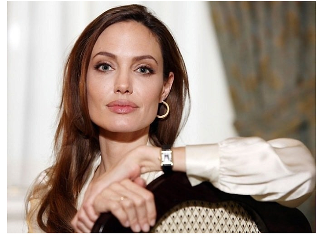 할리우드 배우 안젤리나 졸리의 글씨