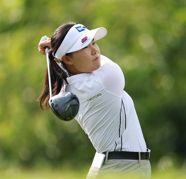 2025년 한국여자프로골프(KLPGA) 투어 셀트리온 퀸즈 마스터즈에 출전한 임희정 프로가 1라운드에서 경기하는 모습이다. 사진제공=KLPGA