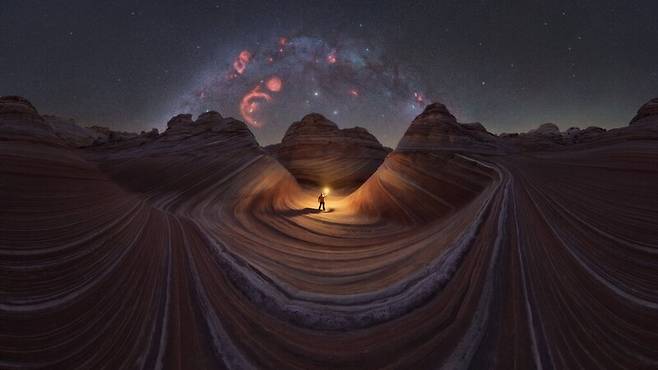은하수를 감싼 거대한 물결. Luis Cajete/Capture the Atlas