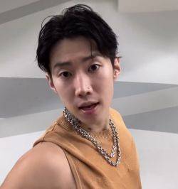 주얼리 스타일링 감각이 좋기로 소문난 가수 박재범. [사진 인스타그램]