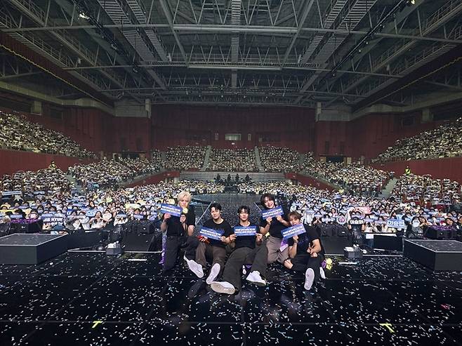 지난달 9일부터 11일까지 서울 송파구 올림픽공원 올림픽홀에서 단독 콘서트를 연 밴드 엔플라잉. 엔플라잉 공식 트위터