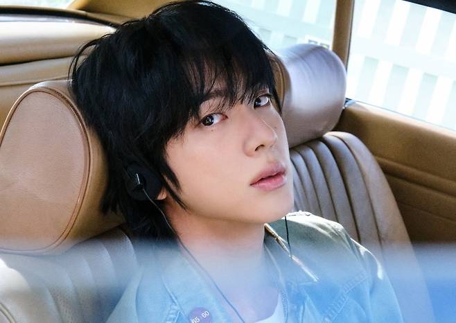 방탄소년단 진 'Don't Say You Love Me', 스포티파이 1억 돌파..2025 亞아티스트곡 최단 '新기록'
