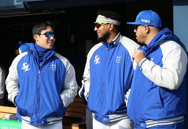 왼쪽부터 삼성 라이온즈 선발투수 원태인, 데니 레예스, 아리엘 후라도. 삼성 라이온즈