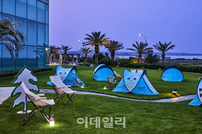 해비치 호텔앤드리조트 제주는 코오롱스포츠와 협업한 고 와일드 고 해비치 이벤트를 선보인다