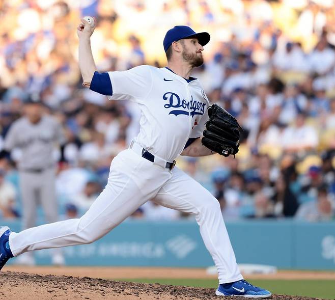 (LA 다저스에서만 두 번째 방출된 불펜투수 크리스 스트래튼)