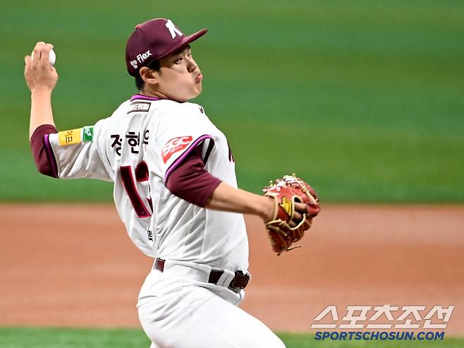 18일 고척스카이돔에서 열린 롯데와 키움의 시범경기, 키움 선발투수 정현우가 역투하고 있다. 고척=허상욱 기자wook@sportschosun.com/2025.03.18/