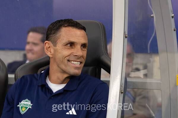 지난 시즌 K리그2 강등 위기였던 전북 현대를 감독 부임 첫해에 K리그1 선두로 올린 거스 포옛. ⓒGettyimagesKorea