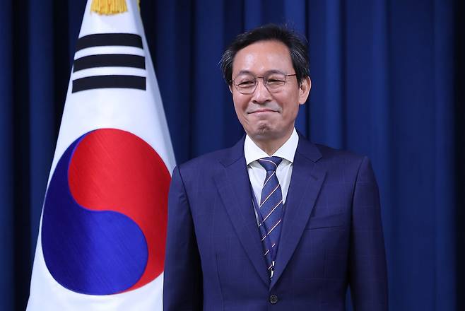 새 정부 초대 정무수석에 임명된 우상호 전 더불어민주당 의원이 8일 서울 용산구 대통령실 청사에서 열린 수석급 인선 발표 브리핑에 참석하고 있다. /뉴스1