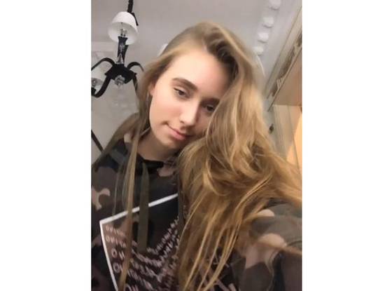 푸틴의 딸로 알려진 엘리자베타 크리보노기흐. 사진 더타임스 엑스 계정 캡처