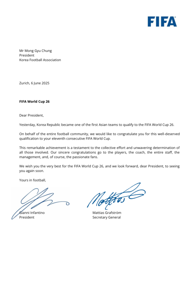 인판티노 회장은 지난 7일(이하 한국시간) 마티아스 그라프스트롬 FIFA 사무총장과 함께 정몽규 대한축구협회장 앞으로 보낸 축하 서신에서 “축구 가족 전체를 대표하여 한국의 11회 연속 월드컵 본선 진출을 축하한다. 대한민국의 본선 진출은 충분한 자격이 있다”고 전했다. 사진=FIFA 제공