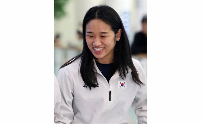 안세영이 치열한 접전 끝에 세계배드민턴연맹(BWF) 월드투어 인도네시아오픈 우승을 차지했다. 사진은 지난달 5일 오후 인천국제공항을 통해 입국하며 미소를 보이고 있는 안세영. /사진=뉴스1