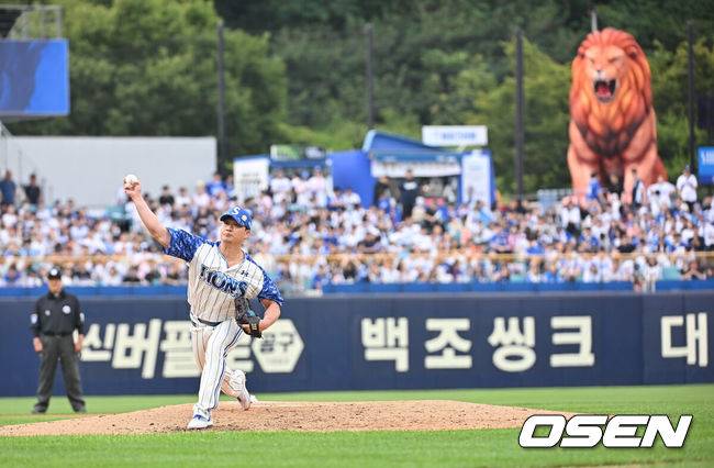 [OSEN=대구, 이석우 기자] 7일 대구삼성라이온즈파크에서 2025 신한 SOL 뱅크 KBO 리그 삼성 라이온즈와 NC 다이노스의 경기가 열렸다. 홈팀 삼성은 레예스가, 방문팀 NC는 신민혁이 선발 출전했다. 삼성 라이온즈 오승환이 4회초 등판, 역투하고 있다. 2025.06.07 / foto0307@osen.co.kr
