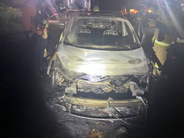 지난 3일 충남 홍성에서 60대 남성의 방화로 불에 탄 승용차. 홍성소방서 제공