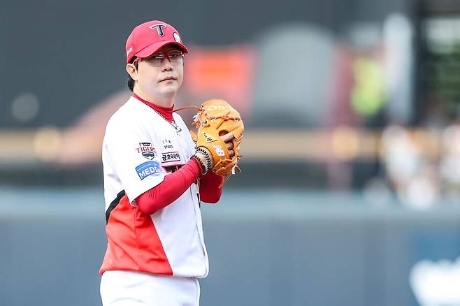 ▲ 선발로 나섰으나 수비 도움을 받지 못하고 3이닝을 채우지 못한 양현종 ⓒKIA타이거즈