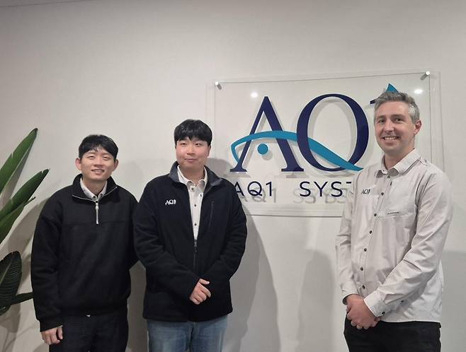 필립 화이트 AQ1 시스템즈 최고기술책임자(CTO)와 한국인 직원들 [촬영 성혜미. 재판매 및 DB금지]